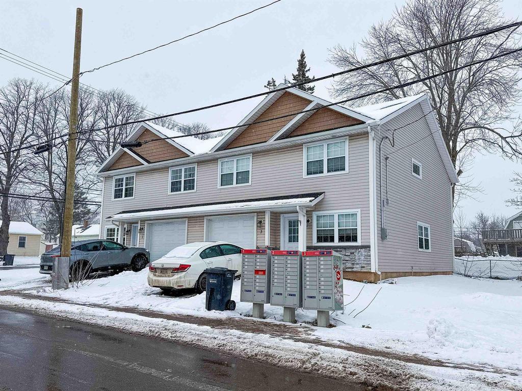 












3 Summer Street

,
Charlottetown,




PE
C1A 2P7

