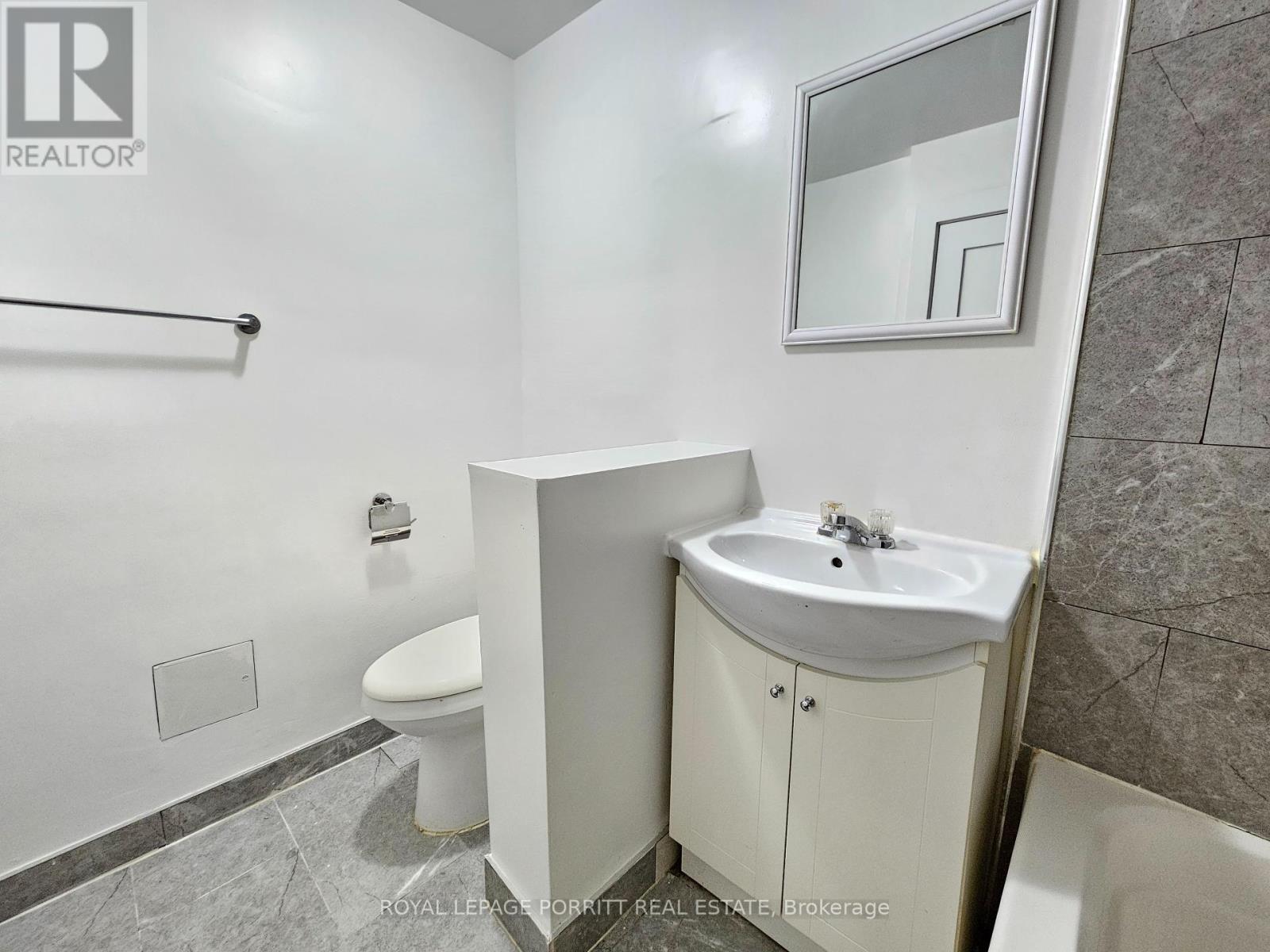 












2 - 333 SILVERTHORN AVENUE

,
Toronto,




Ontario
M6N3K5

