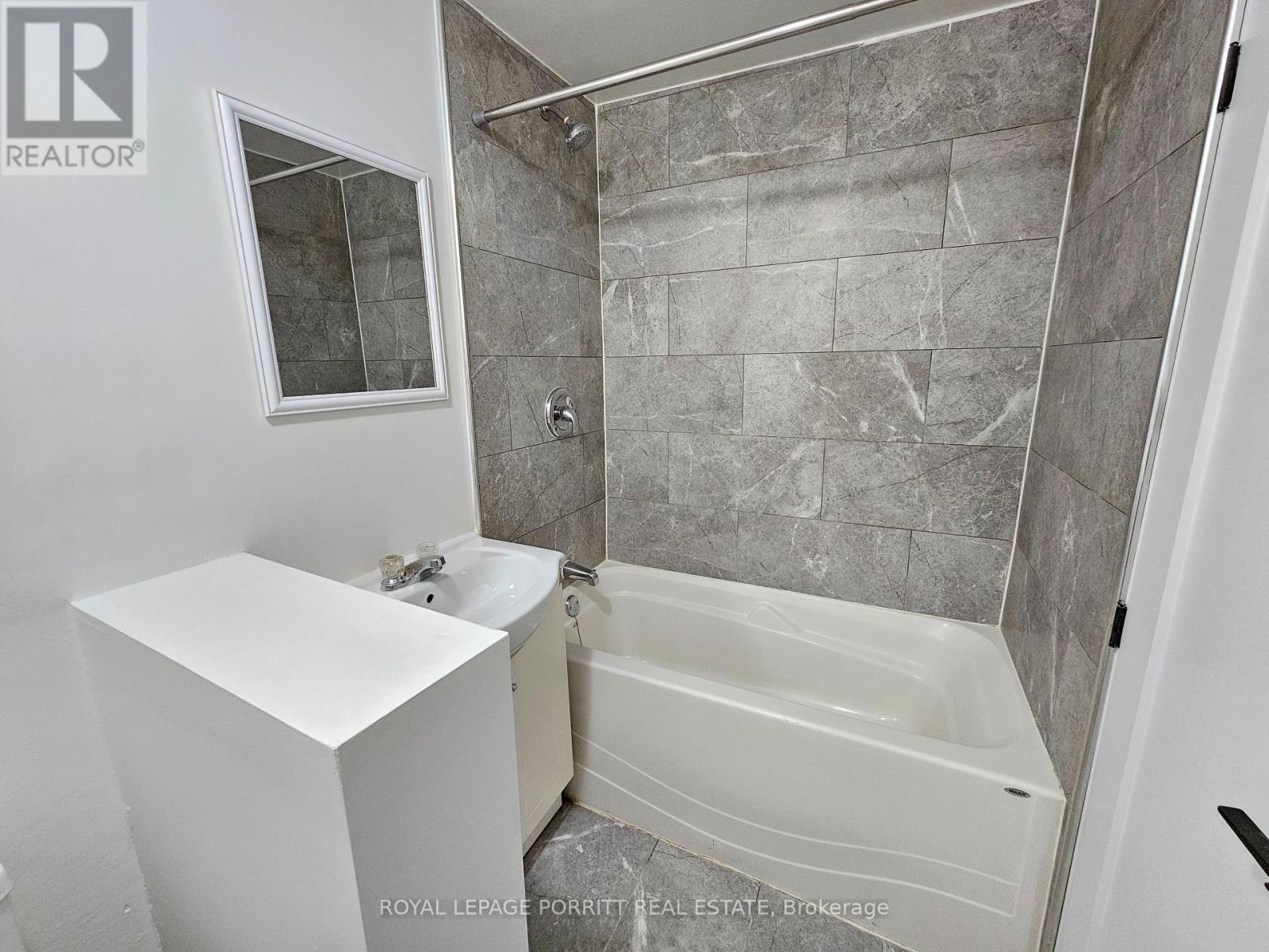 












2 - 333 SILVERTHORN AVENUE

,
Toronto,




Ontario
M6N3K5

