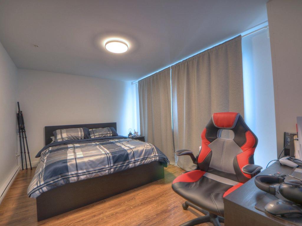 









6400


Rue de Chambéry

, 208,
Brossard,




QC
J4Z0N7

