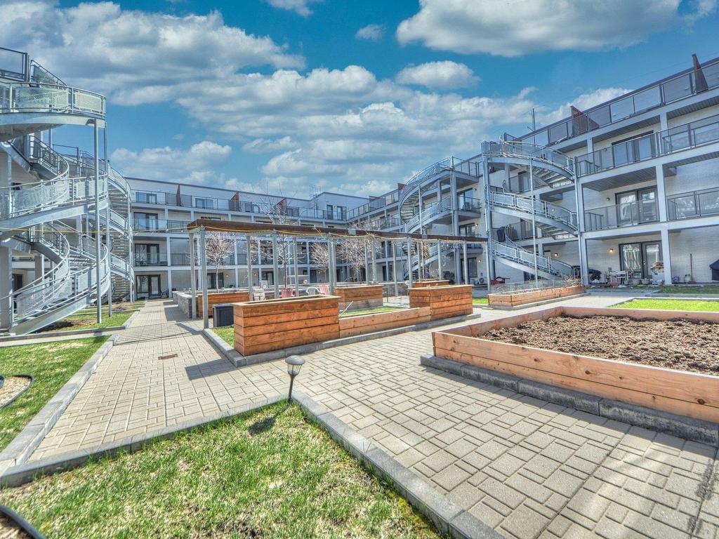 









6400


Rue de Chambéry

, 208,
Brossard,




QC
J4Z0N7


