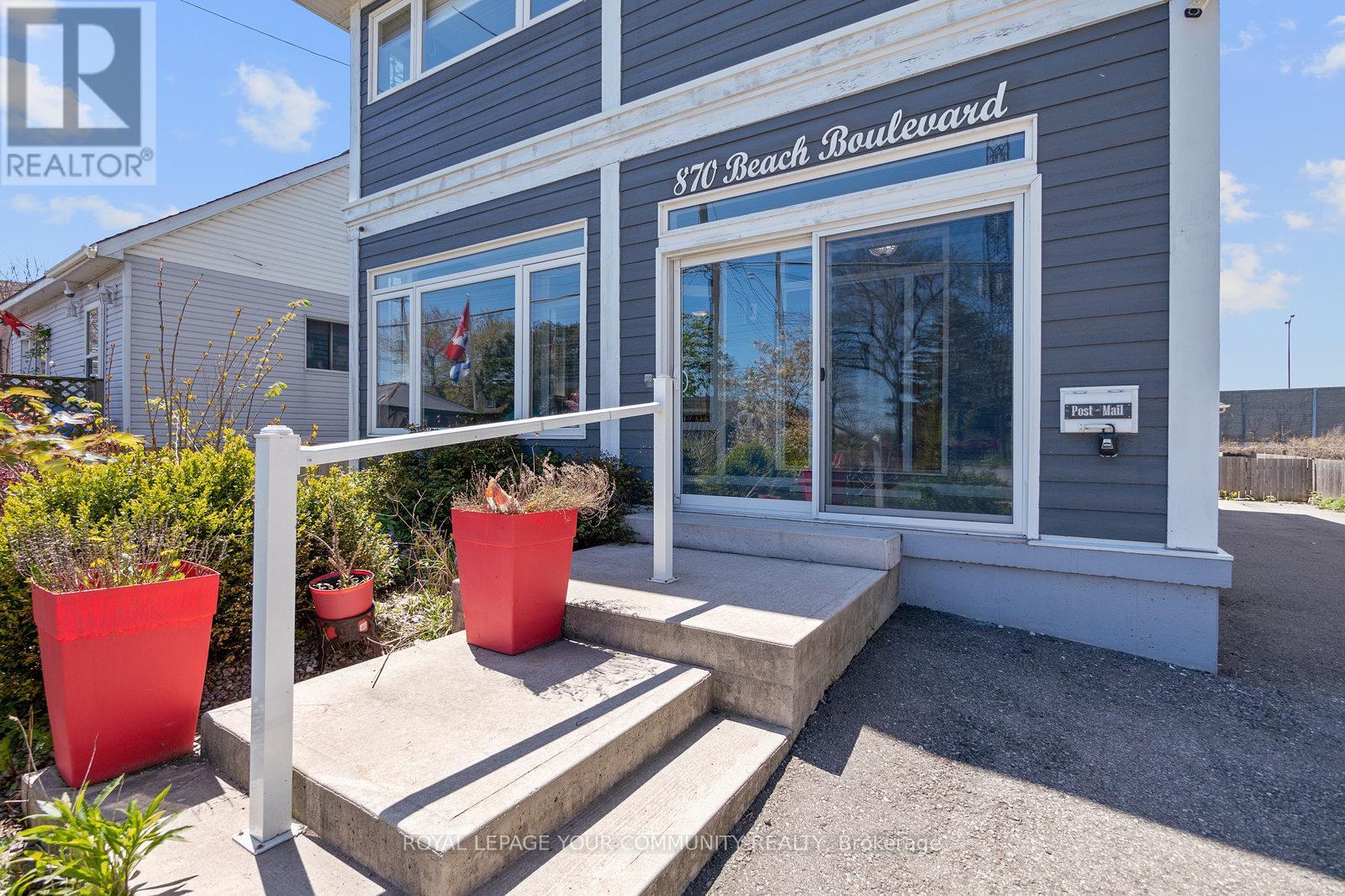












870 BEACH BOULEVARD

,
Hamilton,




Ontario
L8H6Z4

