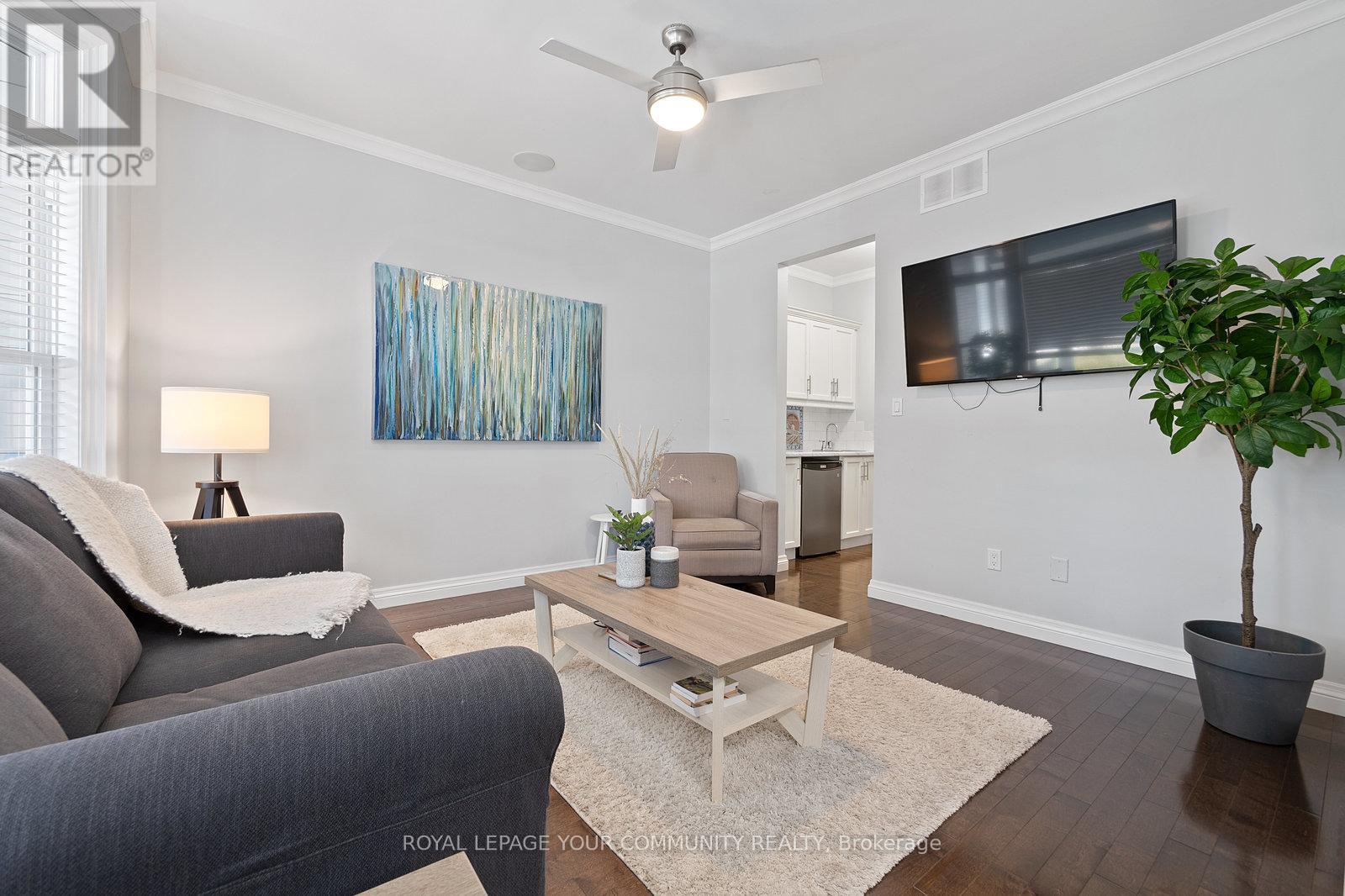 












870 BEACH BOULEVARD

,
Hamilton,




Ontario
L8H6Z4

