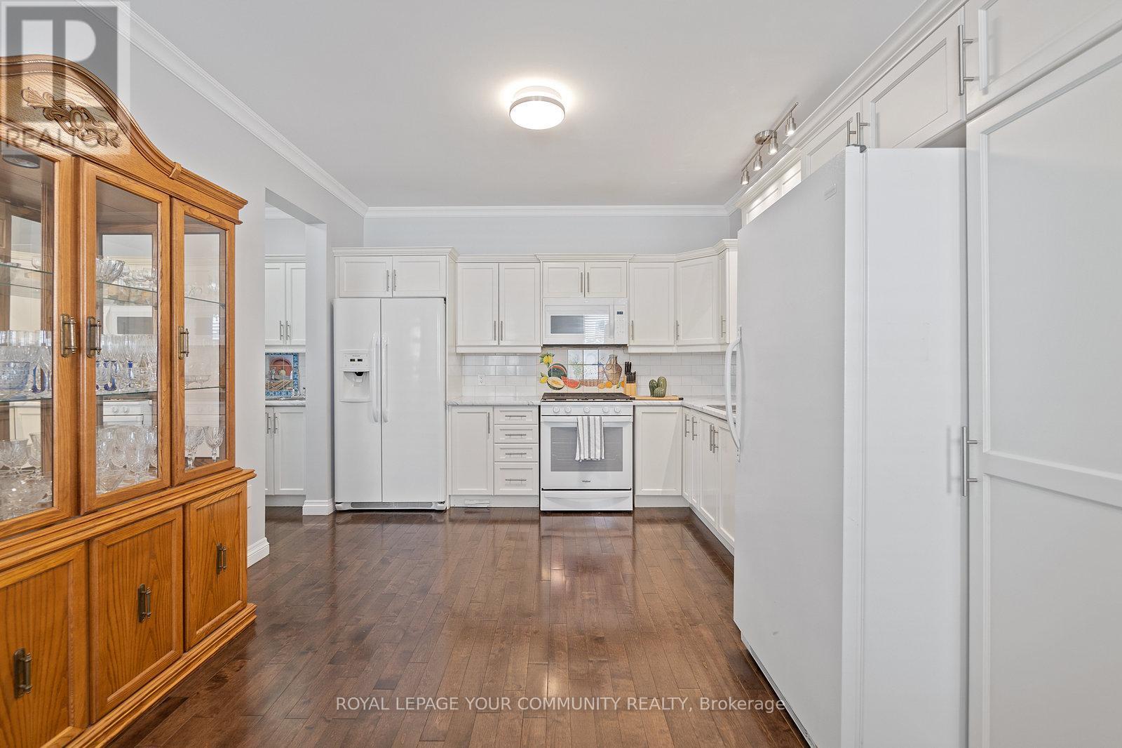 












870 BEACH BOULEVARD

,
Hamilton,




Ontario
L8H6Z4

