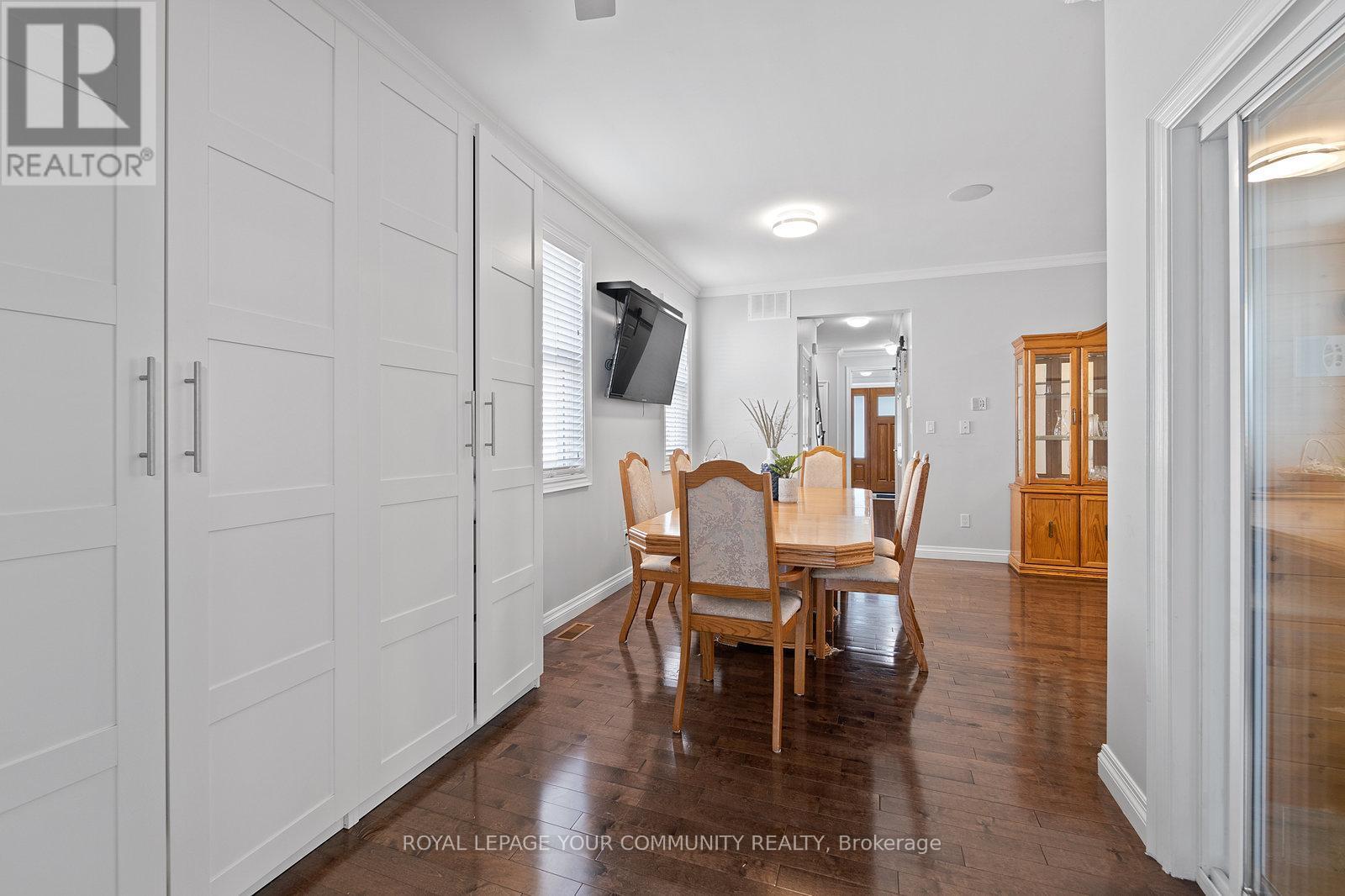 












870 BEACH BOULEVARD

,
Hamilton,




Ontario
L8H6Z4

