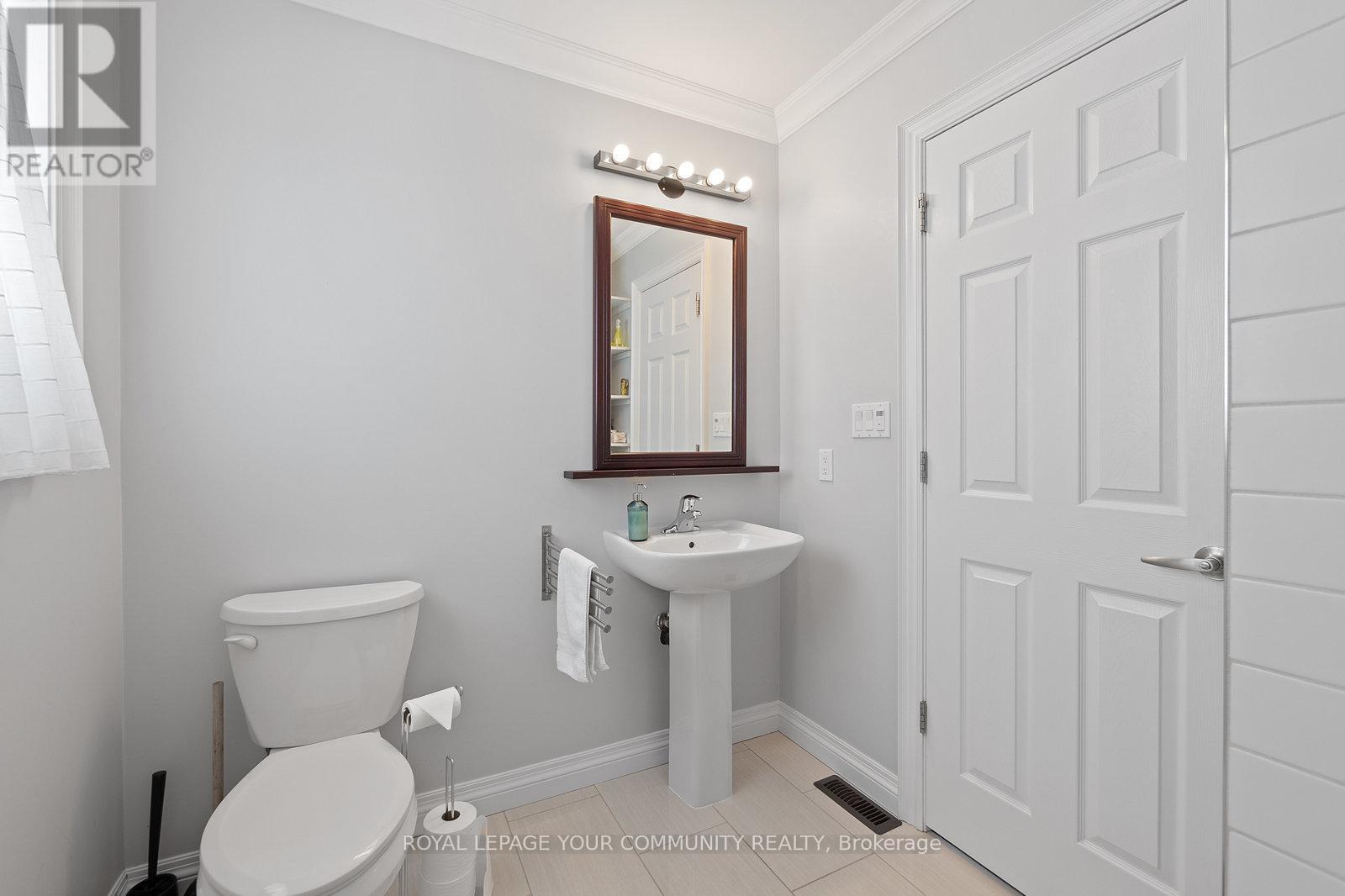 












870 BEACH BOULEVARD

,
Hamilton,




Ontario
L8H6Z4

