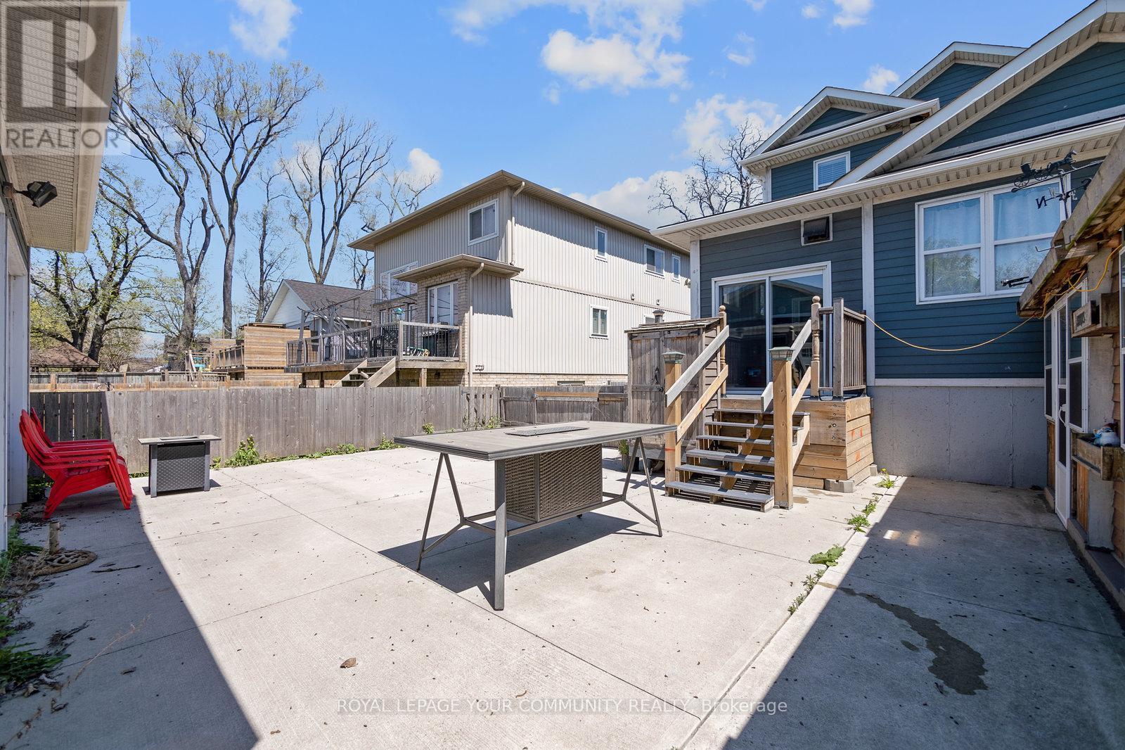 












870 BEACH BOULEVARD

,
Hamilton,




Ontario
L8H6Z4


