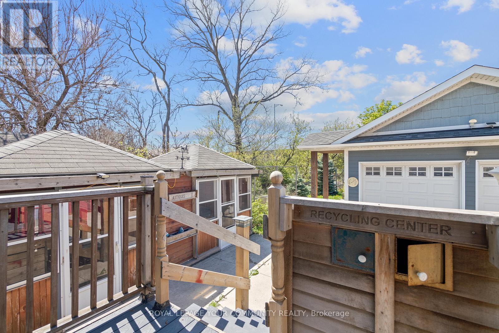 












870 BEACH BOULEVARD

,
Hamilton,




Ontario
L8H6Z4

