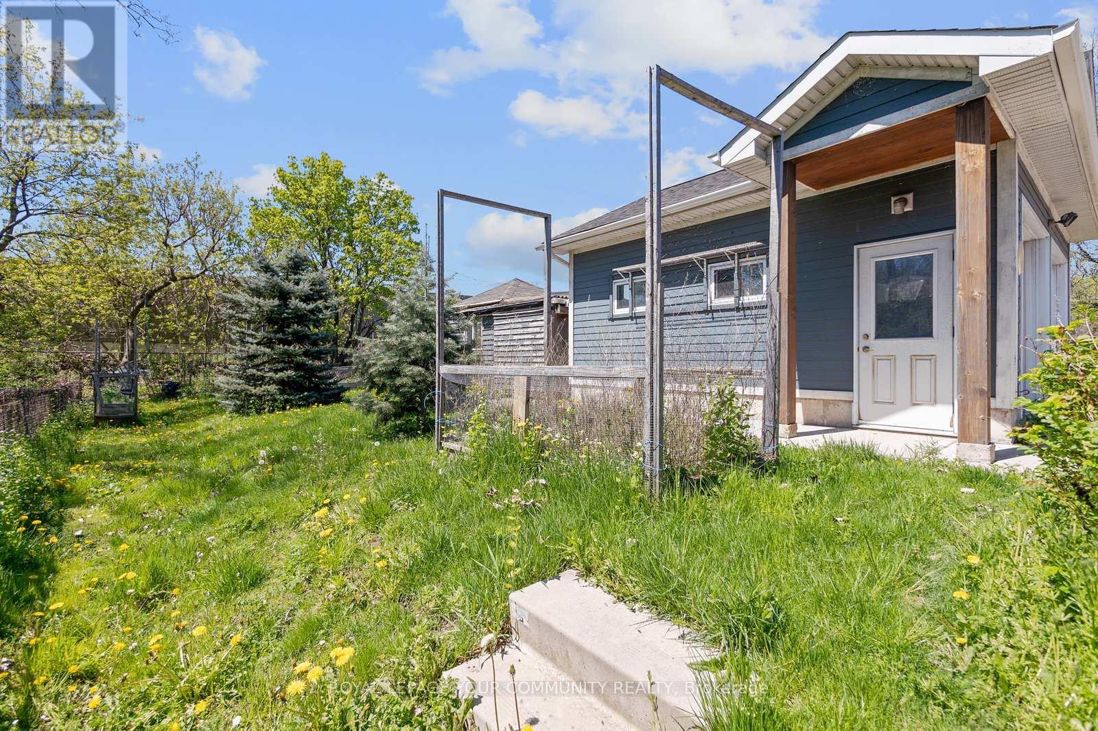 












870 BEACH BOULEVARD

,
Hamilton,




Ontario
L8H6Z4

