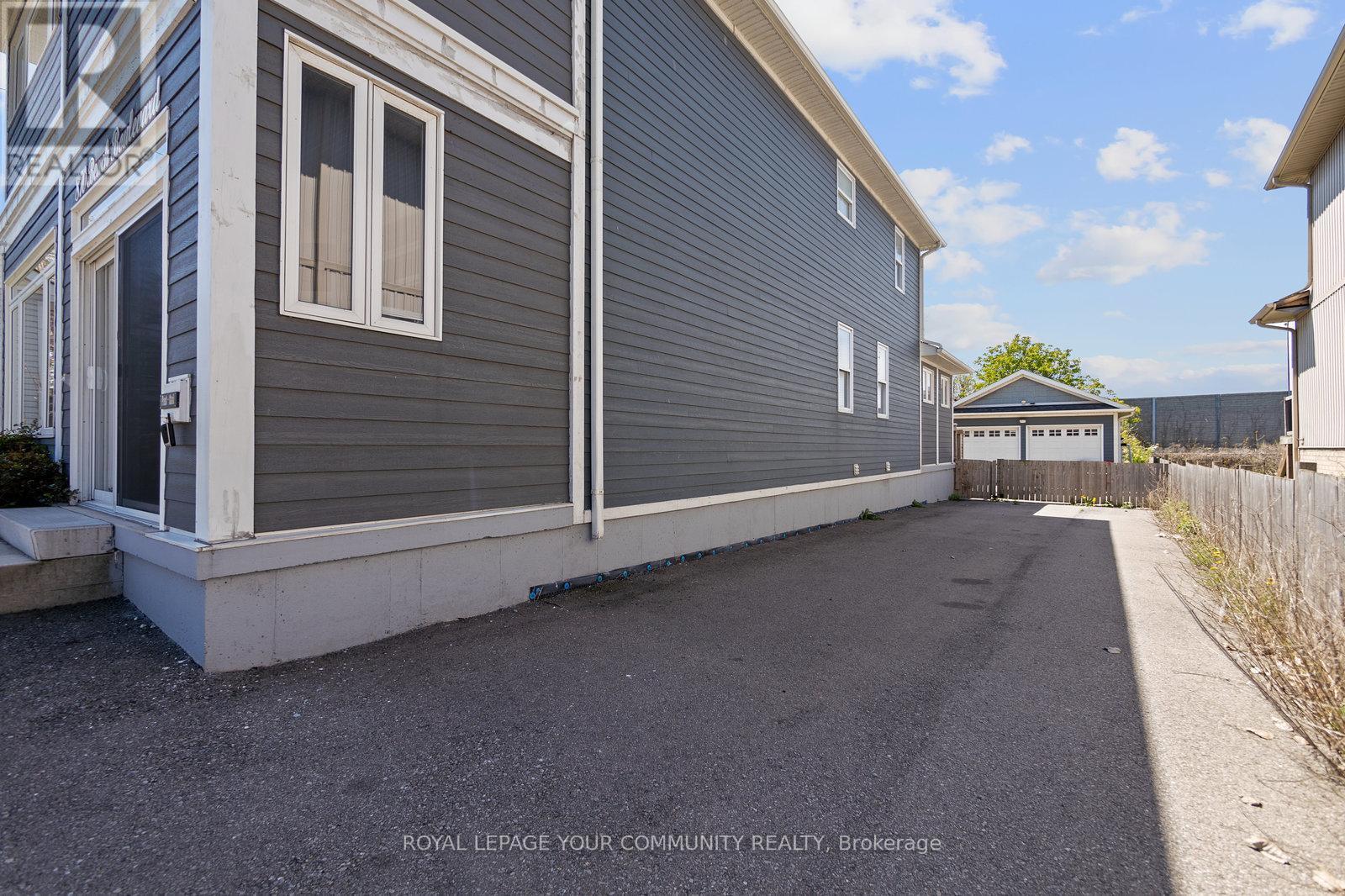 












870 BEACH BOULEVARD

,
Hamilton,




Ontario
L8H6Z4

