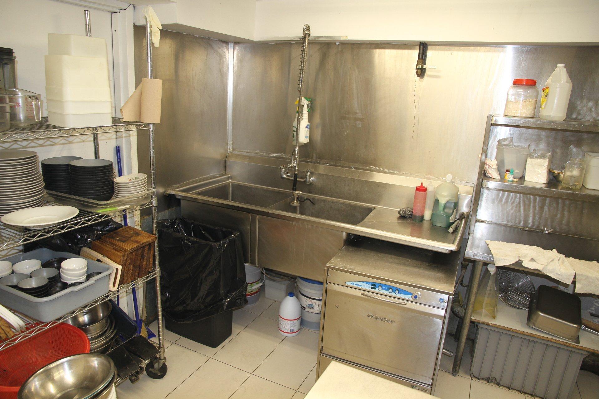 









1609


Rue Ste-Catherine O.

,
Montréal (Ville-Marie),




QC
H3H1L8

