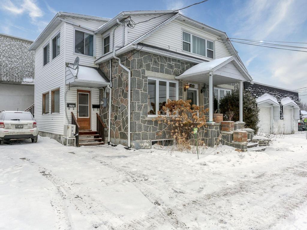 









2743

 - 2745


Av. de la Montagne

,
Shawinigan,




QC
G9N6K4

