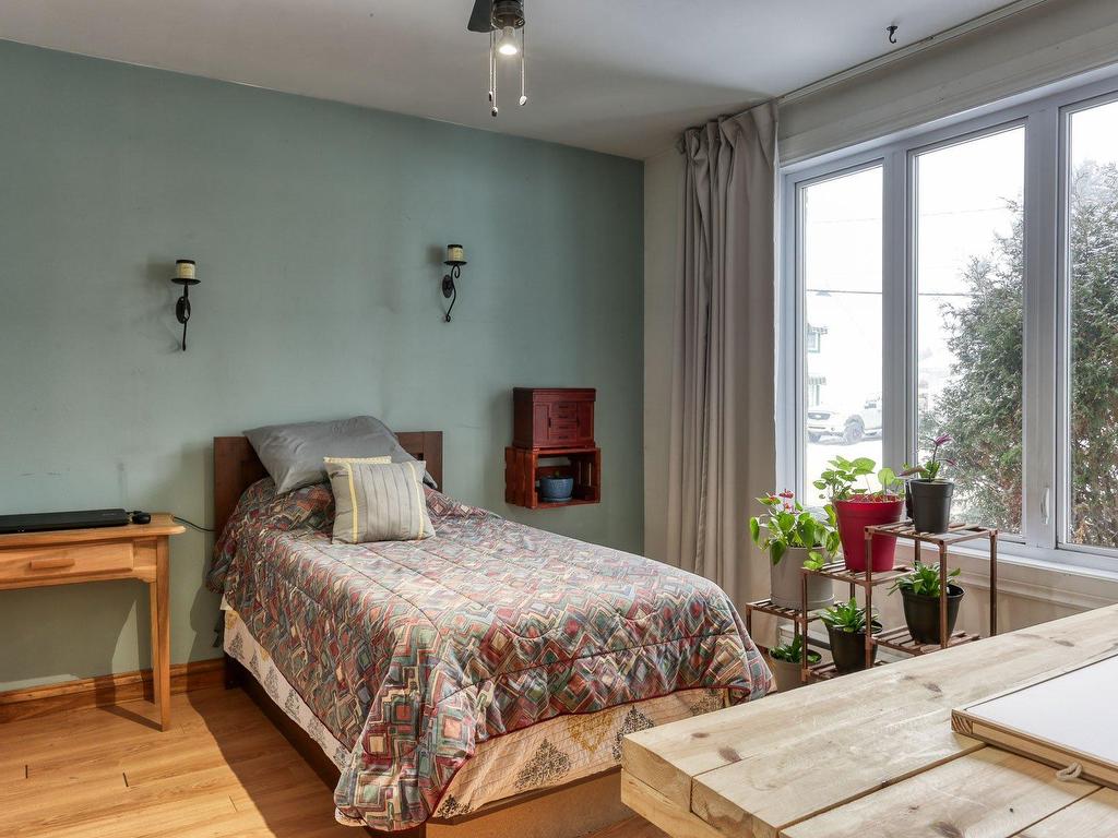 









2743

 - 2745


Av. de la Montagne

,
Shawinigan,




QC
G9N6K4

