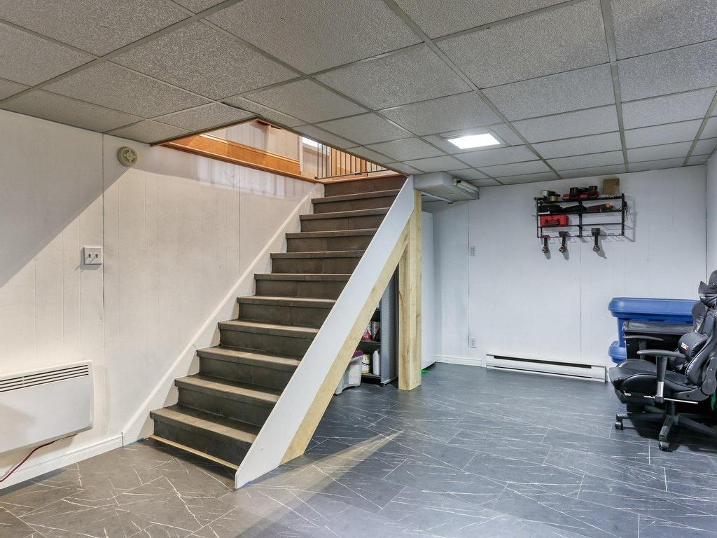 









2743

 - 2745


Av. de la Montagne

,
Shawinigan,




QC
G9N6K4


