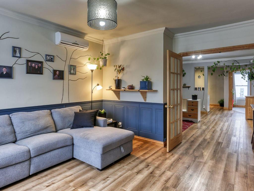 









2743

 - 2745


Av. de la Montagne

,
Shawinigan,




QC
G9N6K4

