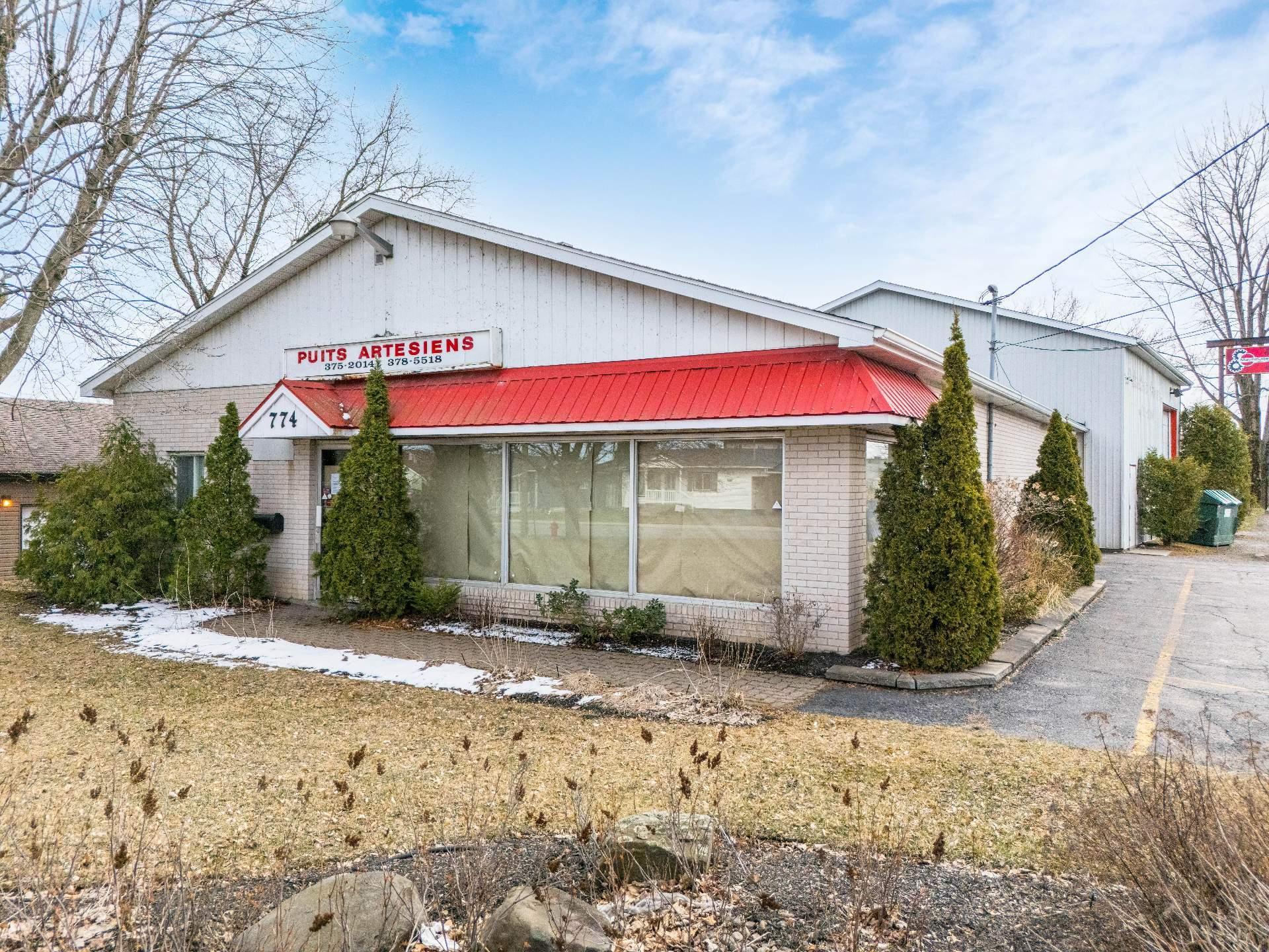 









774


Rue Cowie

,
Granby,




QC
J2G3Y1

