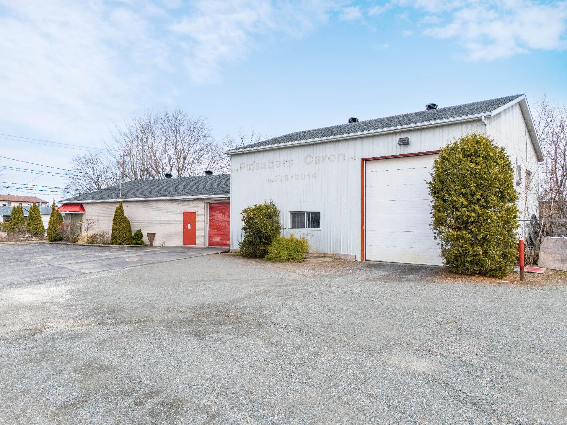 









774


Rue Cowie

,
Granby,




QC
J2G3Y1


