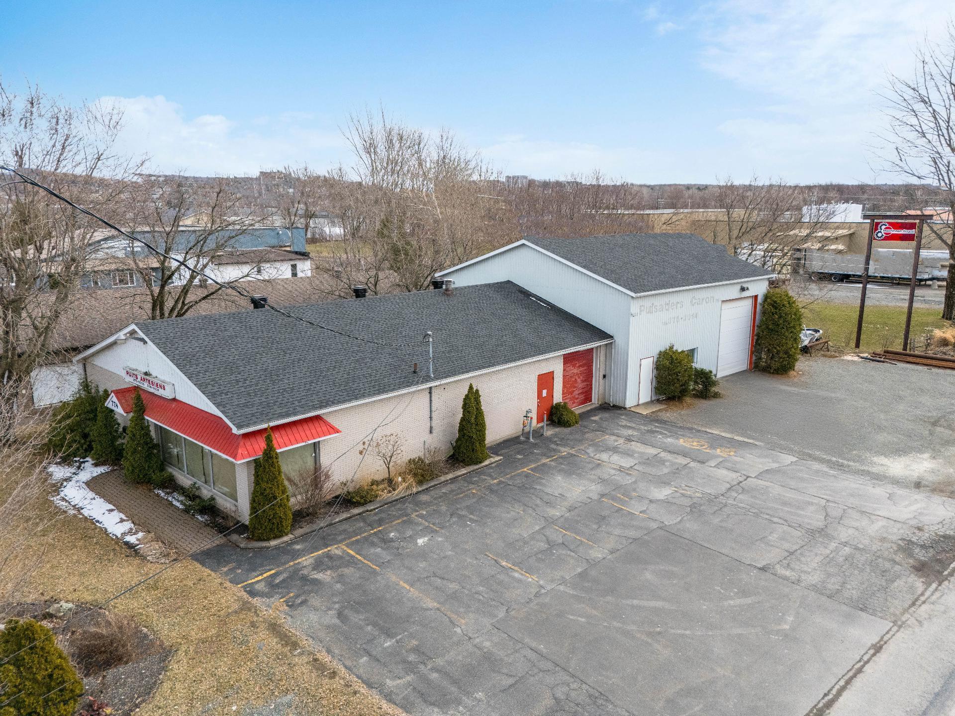 









774


Rue Cowie

,
Granby,




QC
J2G3Y1

