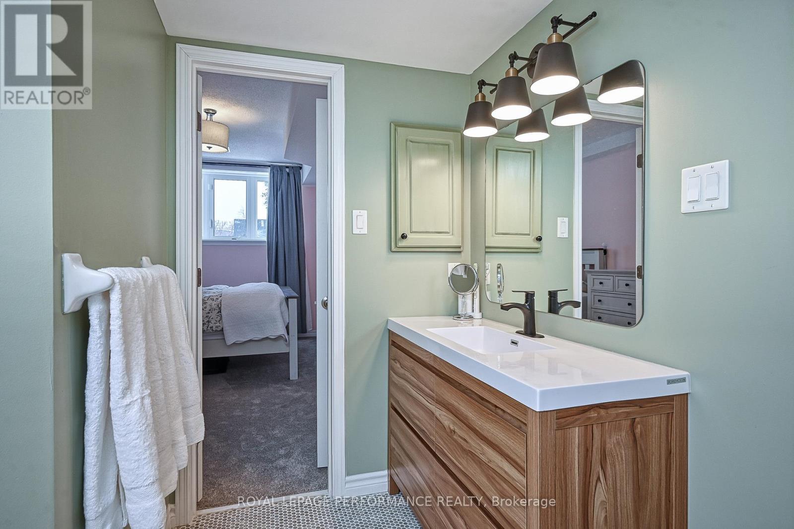 












133 - 1512 WALKLEY ROAD

,
Ottawa,




Ontario
K1V2G6

