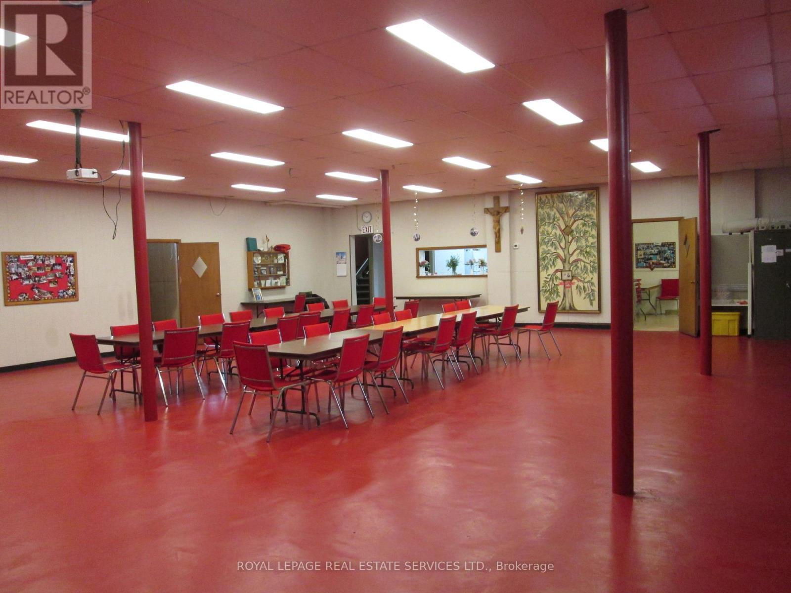 












410 COLLEGE STREET

,
Toronto,




Ontario
M5T1S8

