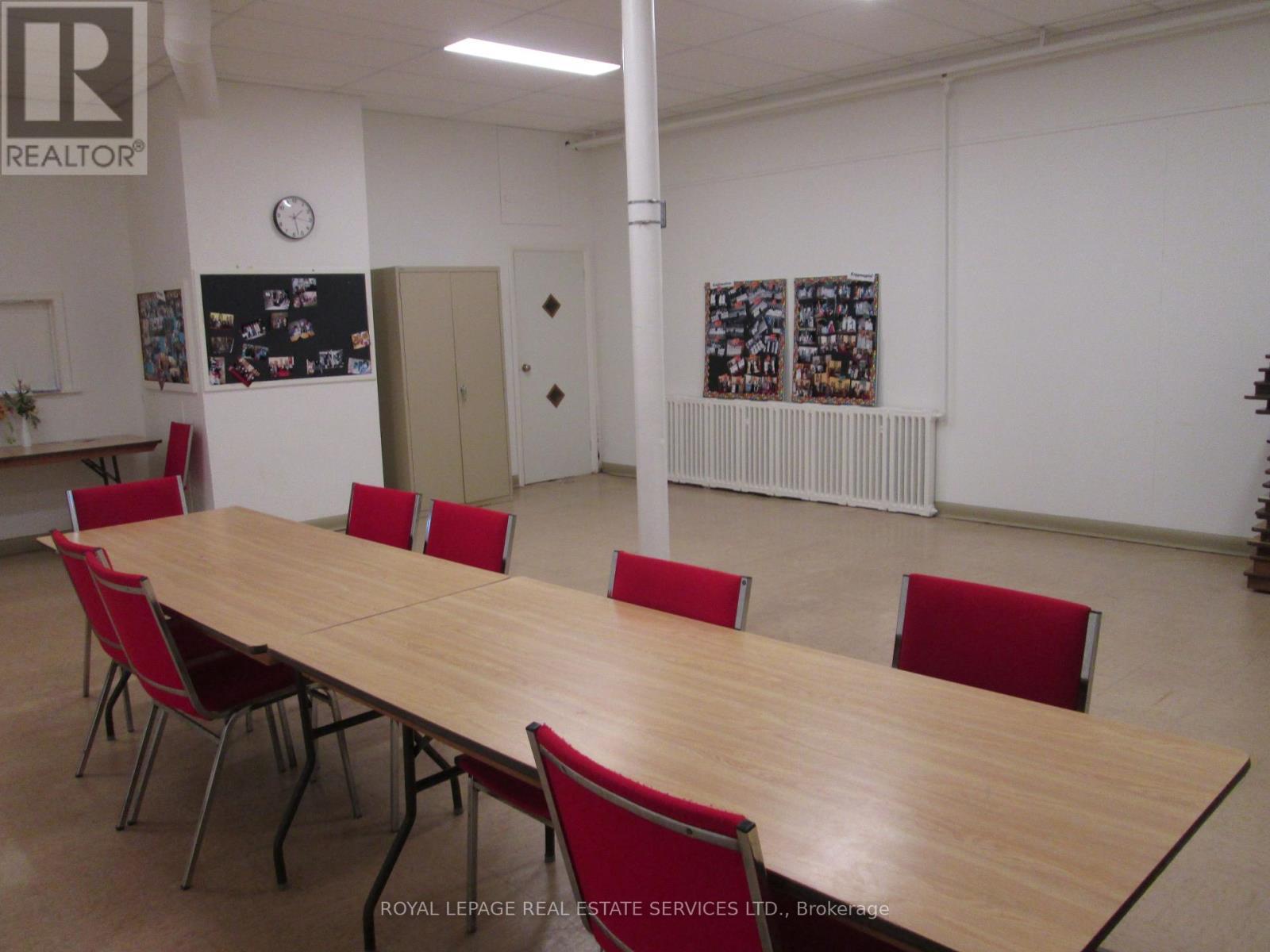 












410 COLLEGE STREET

,
Toronto,




Ontario
M5T1S8

