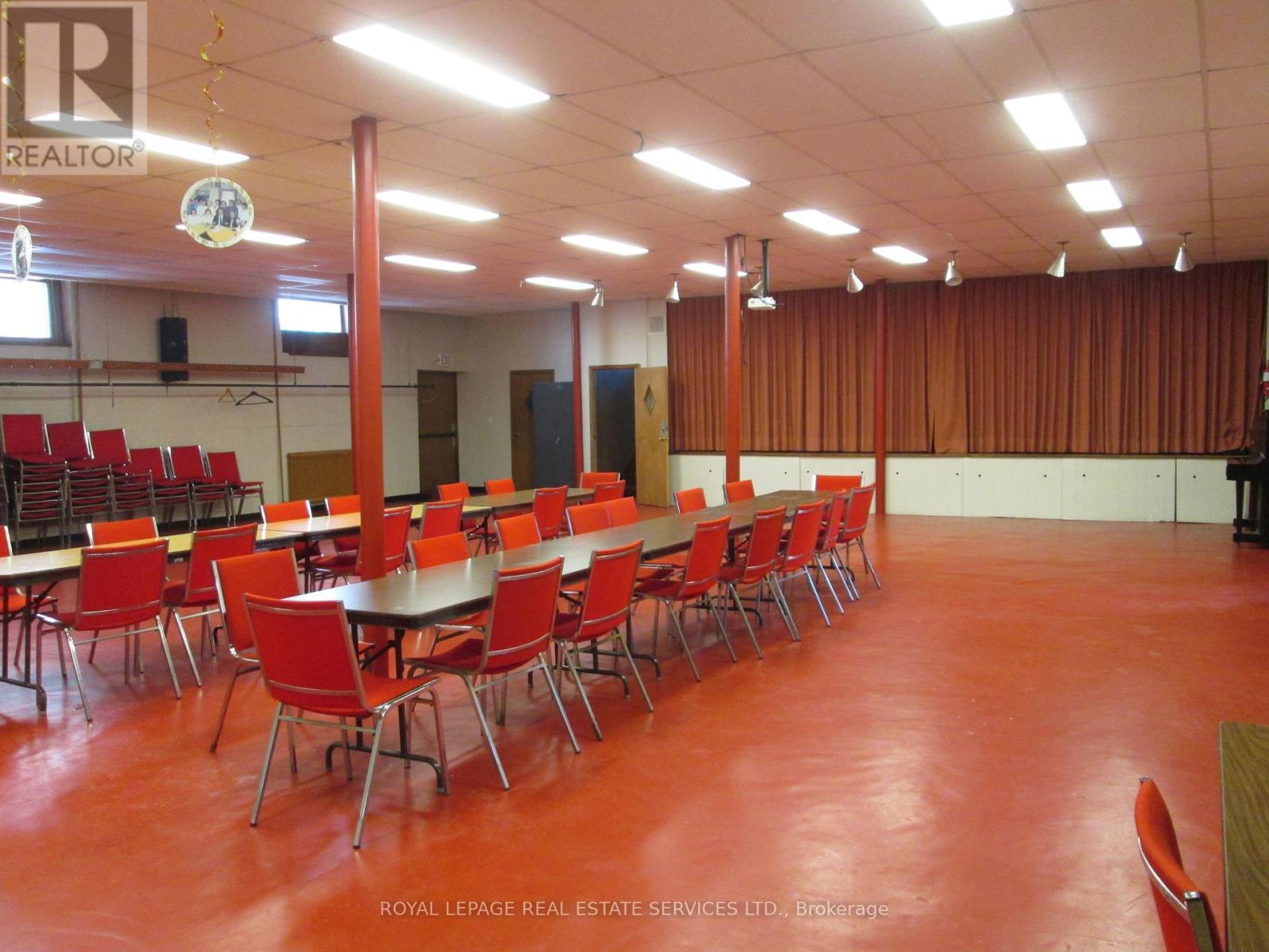












410 COLLEGE STREET

,
Toronto,




Ontario
M5T1S8

