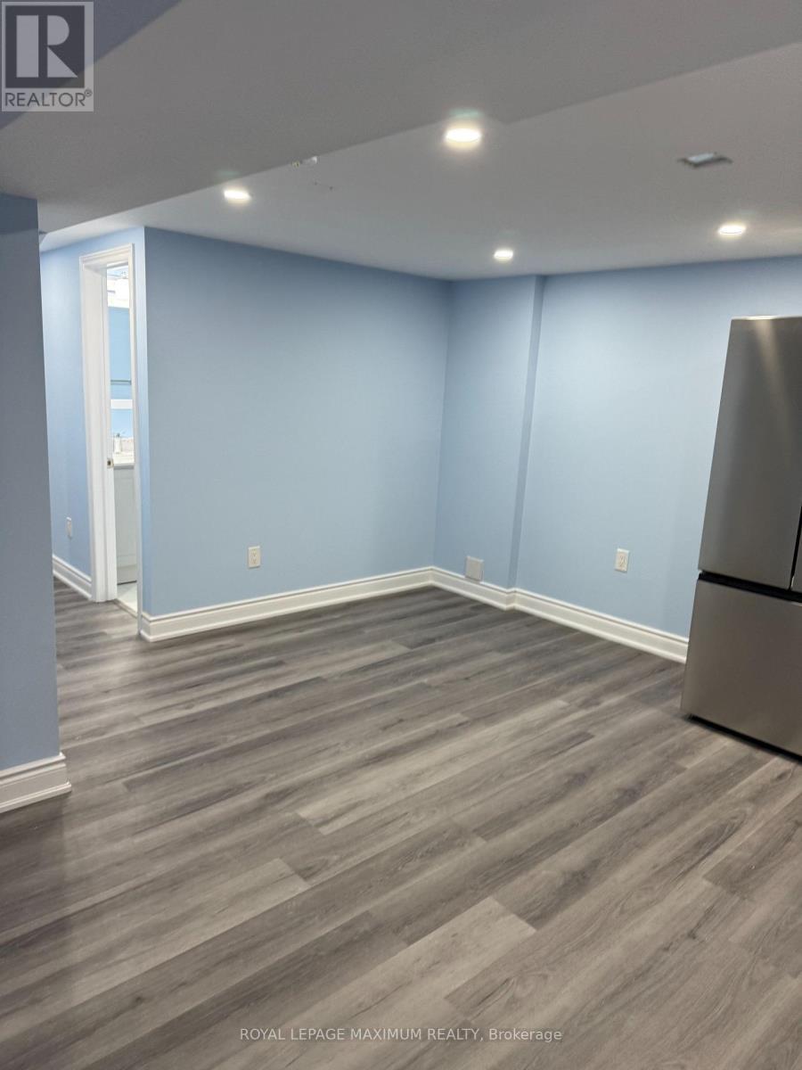 












LOWER - 5 LAWRENCE CRESCENT

,
Brampton,




Ontario
L6W2P2

