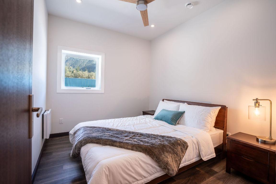 









1240


Powerhouse

Road, 4104/4204,
Revelstoke,




BC
V0E 2S0

