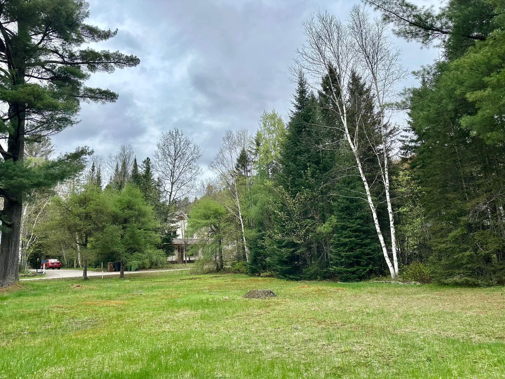 












Rue Tamarac

,
Val-David,







QC
J0T2N0

