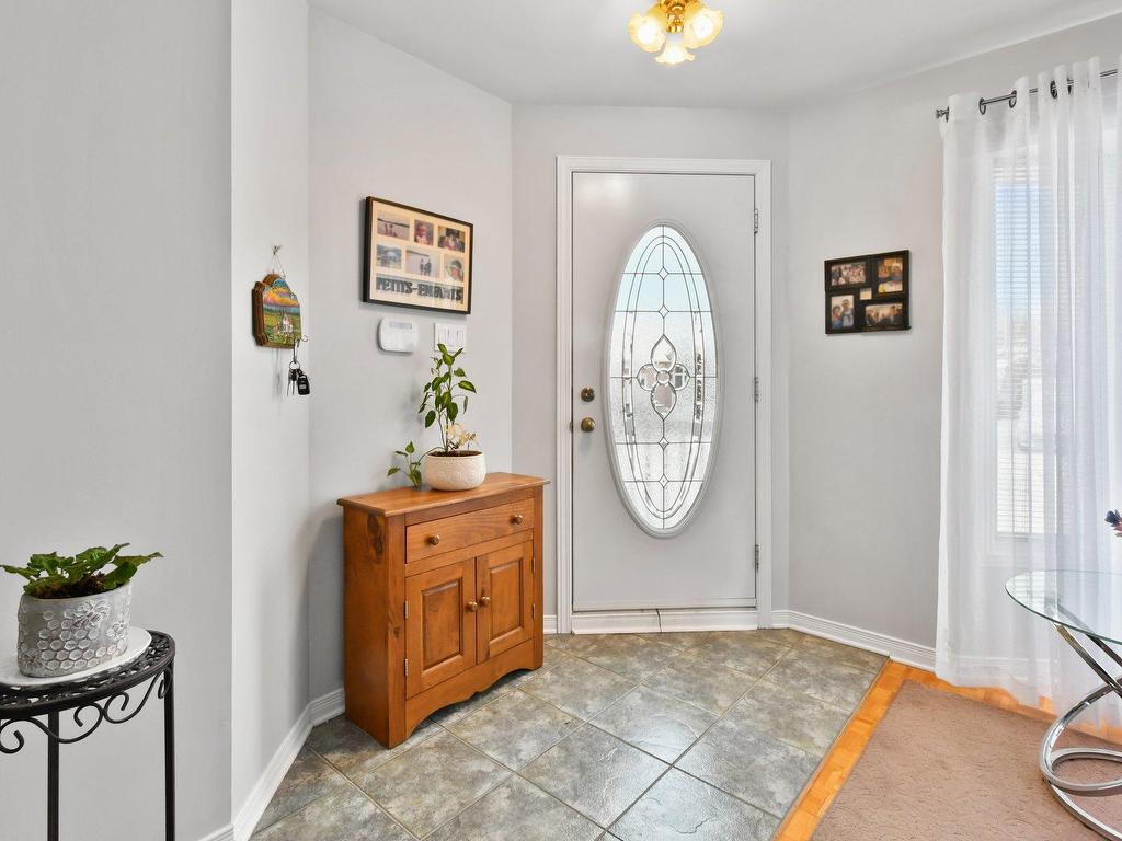 









6615


Rue Booker

,
Brossard,




QC
J4Z3S1

