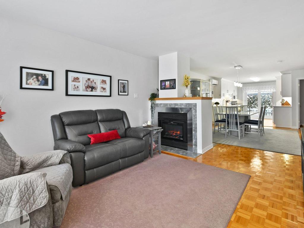 









6615


Rue Booker

,
Brossard,




QC
J4Z3S1

