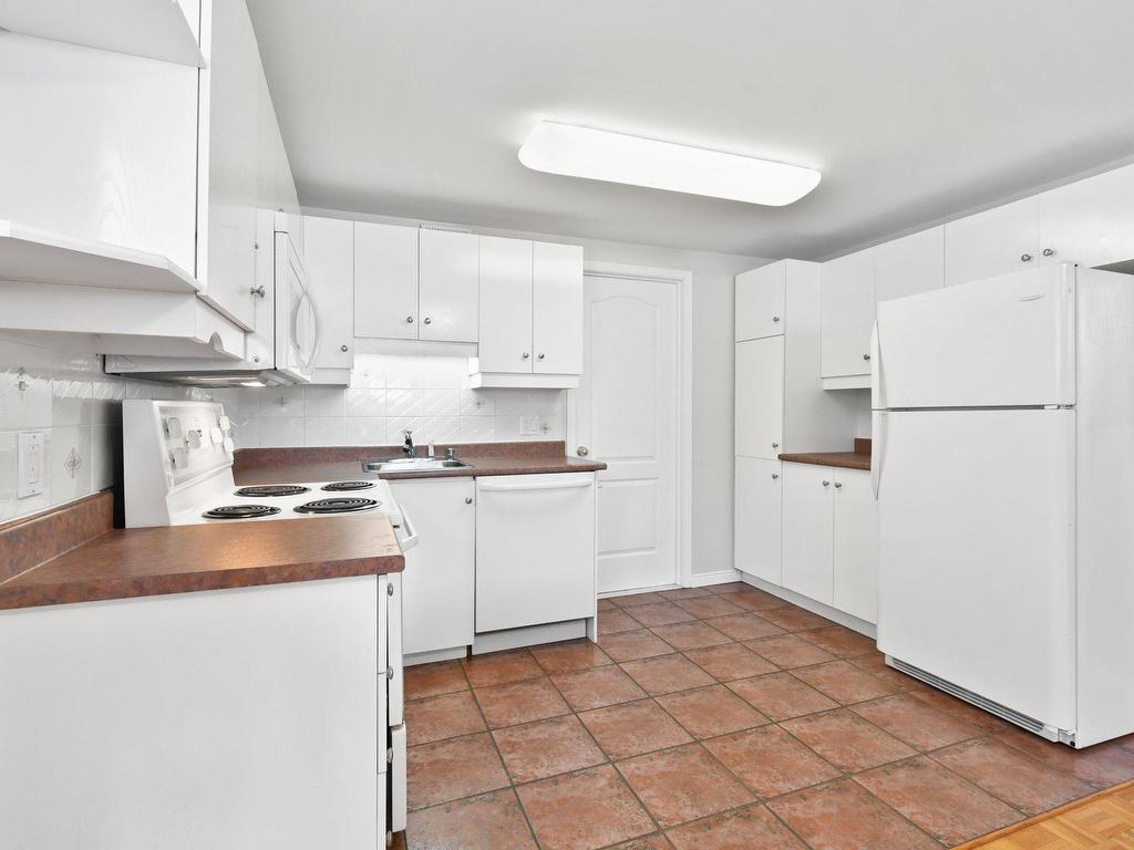 









6615


Rue Booker

,
Brossard,




QC
J4Z3S1


