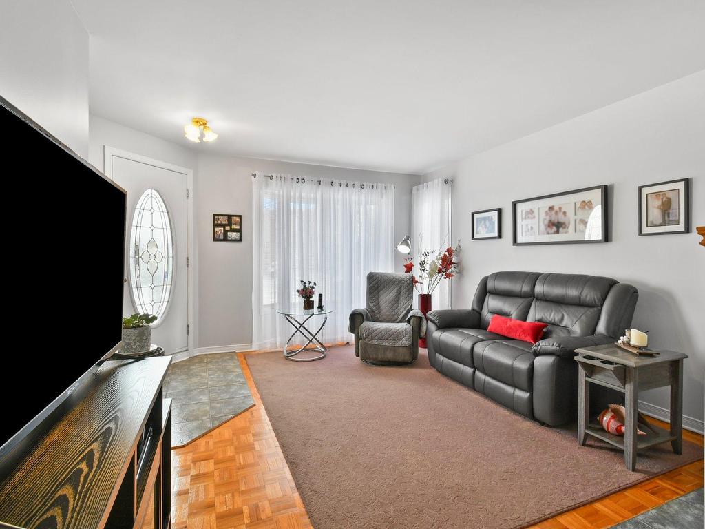 









6615


Rue Booker

,
Brossard,




QC
J4Z3S1

