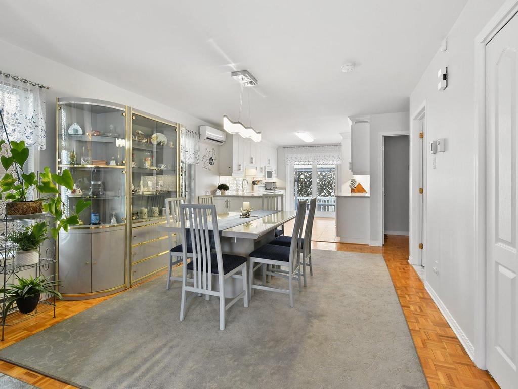 









6615


Rue Booker

,
Brossard,




QC
J4Z3S1

