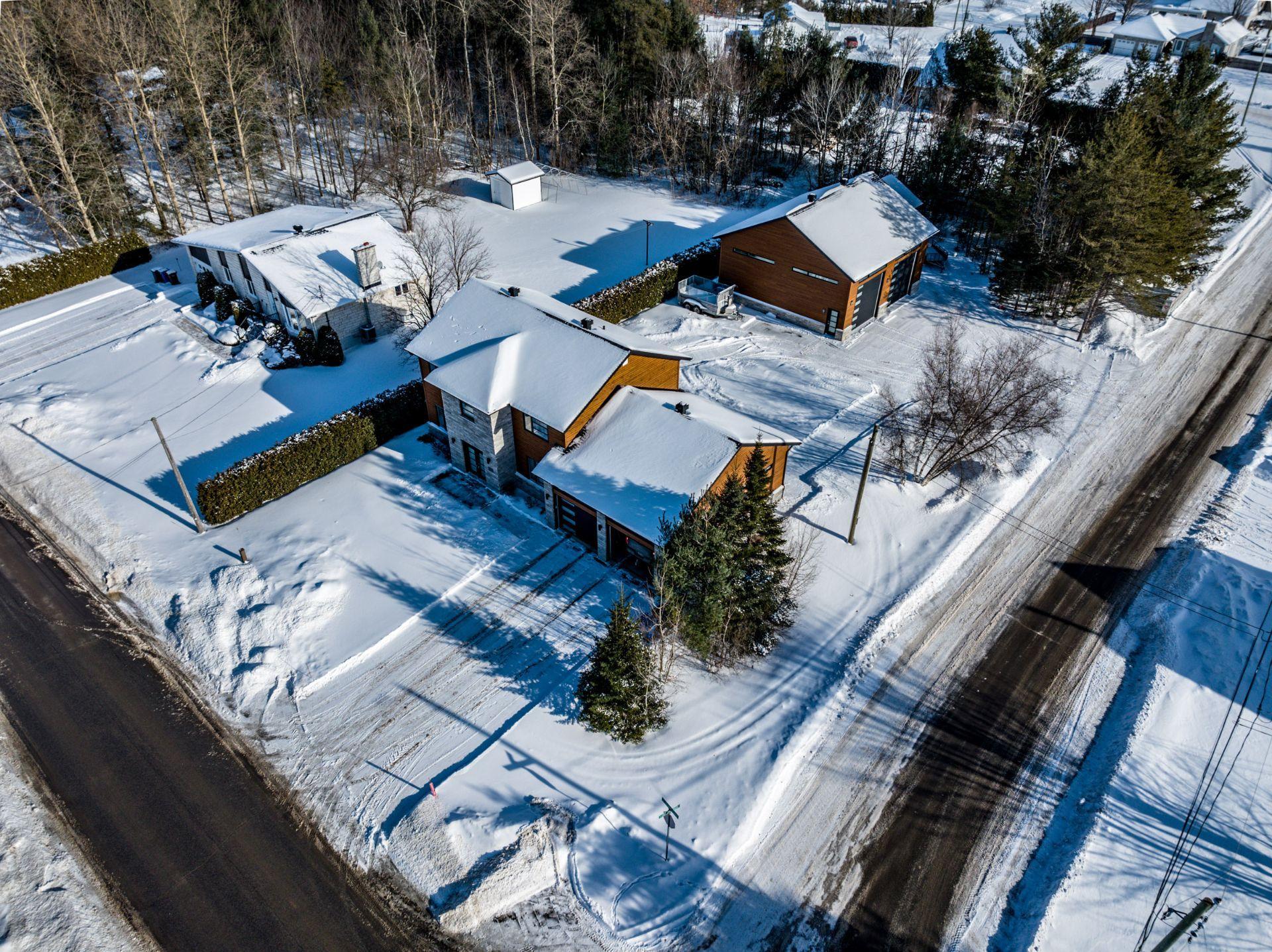 









2100


Rue Jérôme-Hamel

,
Trois-Rivières,




QC
G8V1W3

