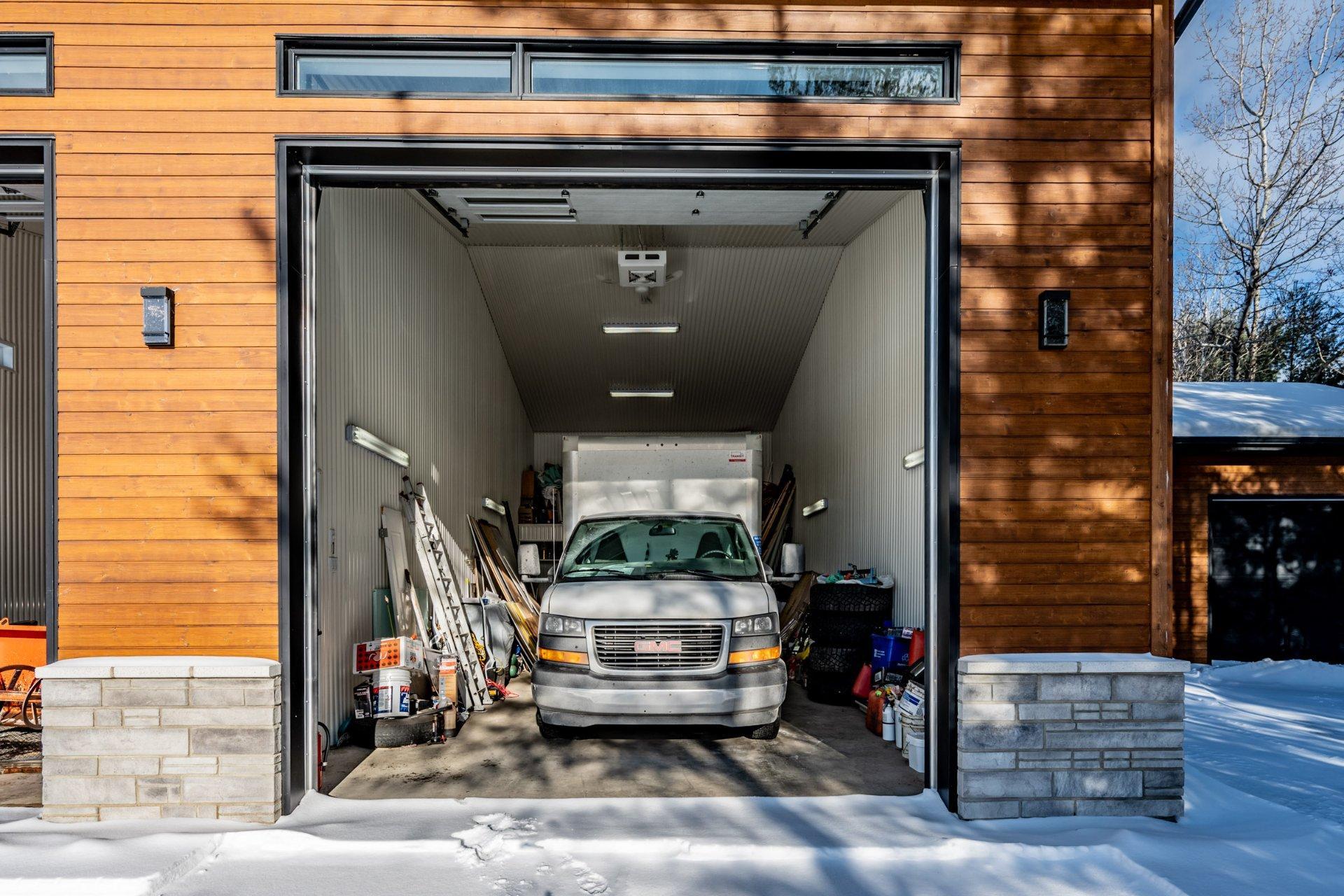 









2100


Rue Jérôme-Hamel

,
Trois-Rivières,




QC
G8V1W3

