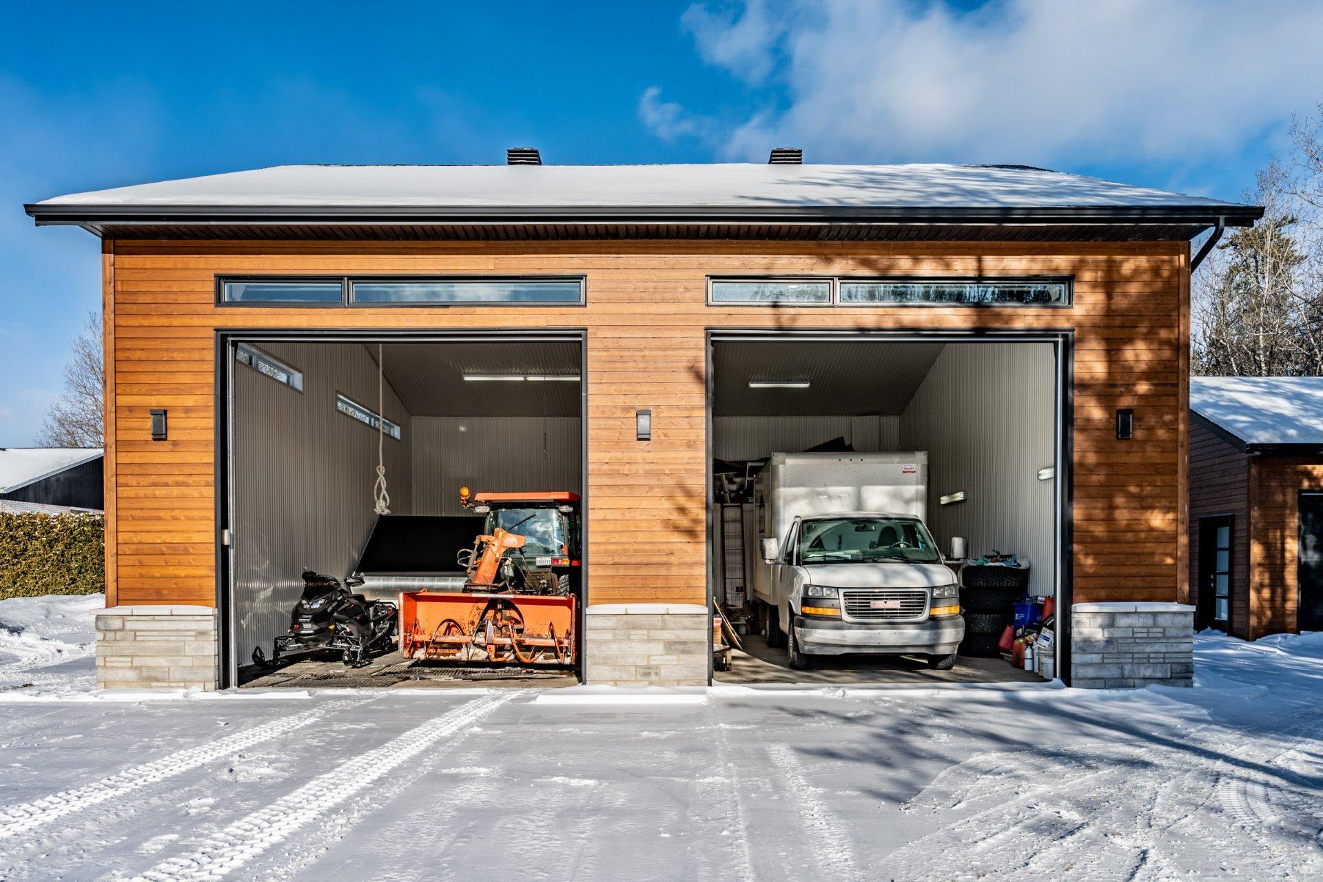 









2100


Rue Jérôme-Hamel

,
Trois-Rivières,




QC
G8V1W3

