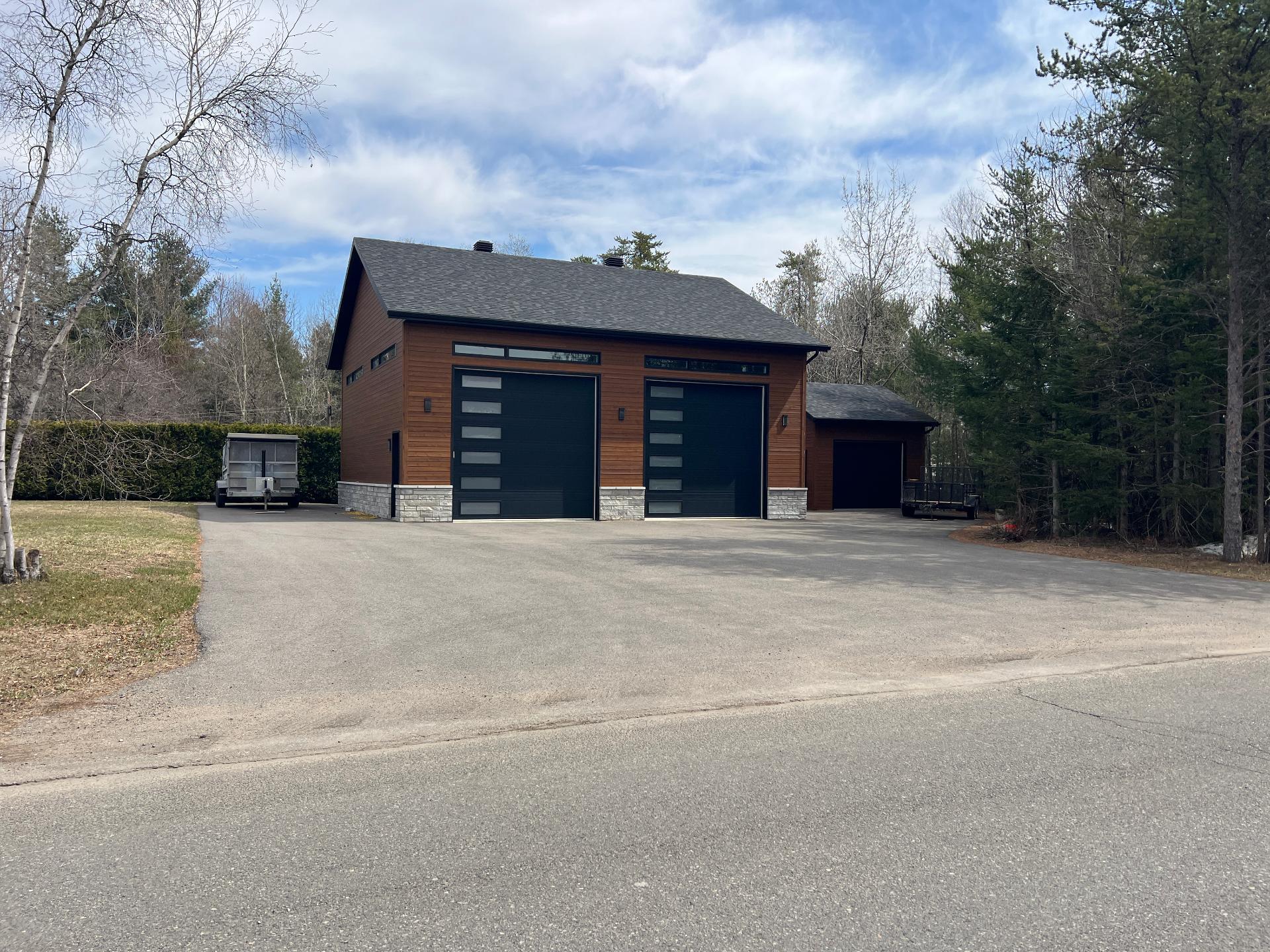 









2100


Rue Jérôme-Hamel

,
Trois-Rivières,




QC
G8V1W3

