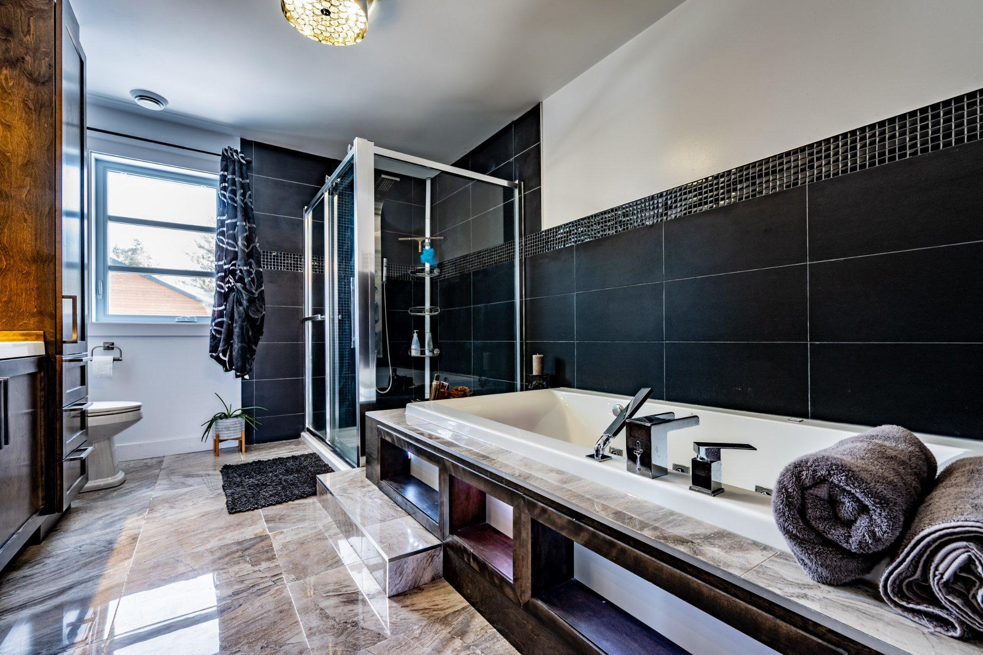 









2100


Rue Jérôme-Hamel

,
Trois-Rivières,




QC
G8V1W3

