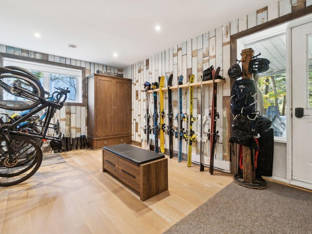 









151Z


Ch. Claude-Lefebvre

,
Mont-Tremblant,




QC
J8E1G3

