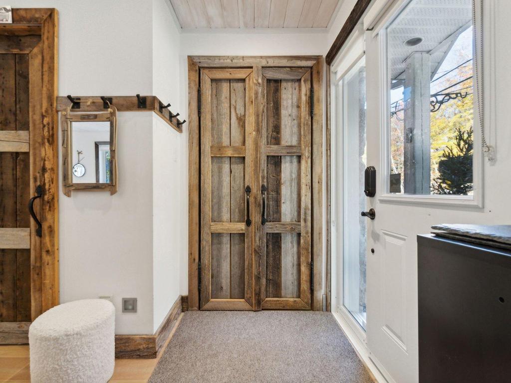 









151Z


Ch. Claude-Lefebvre

,
Mont-Tremblant,




QC
J8E1G3

