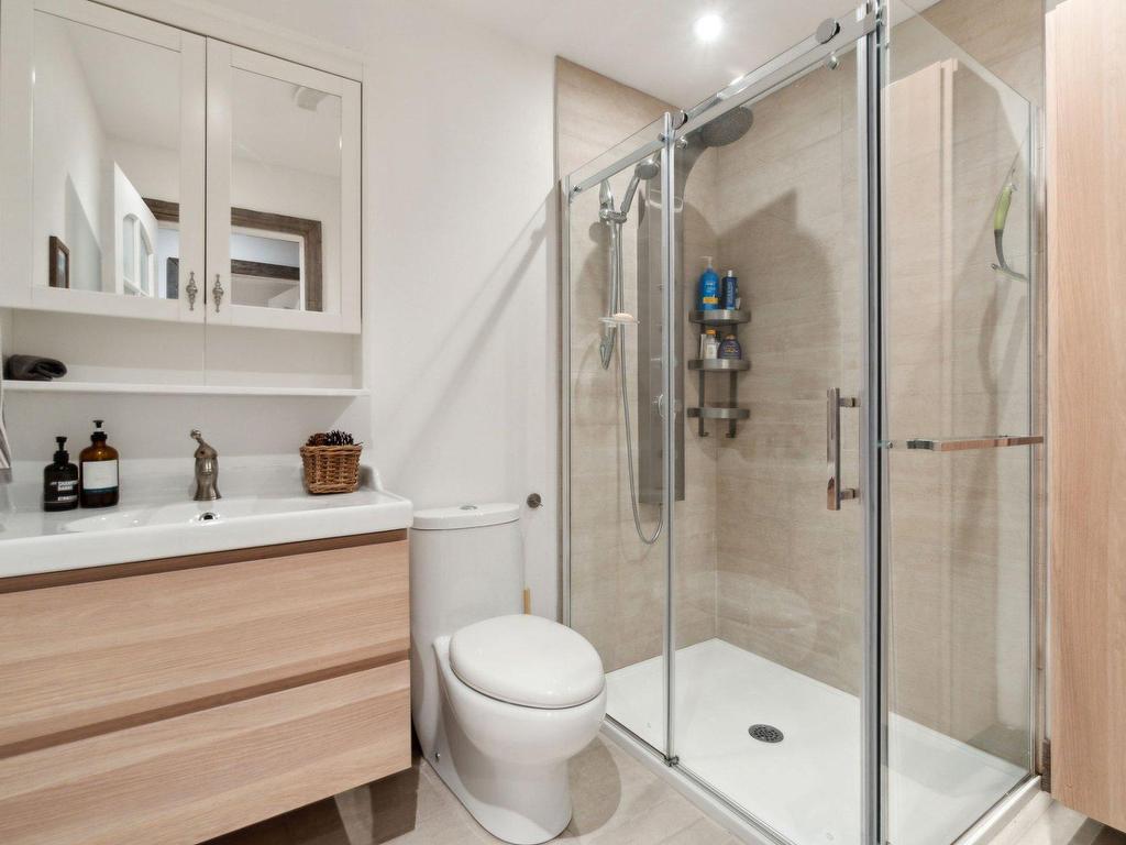 









151Z


Ch. Claude-Lefebvre

,
Mont-Tremblant,




QC
J8E1G3

