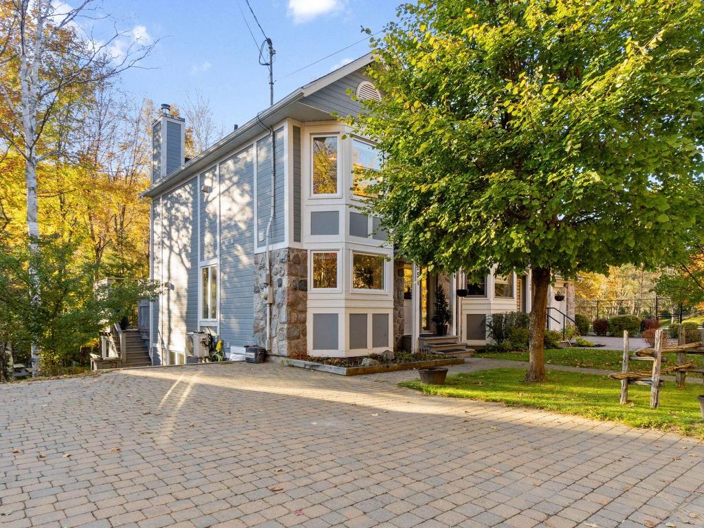 









151Z


Ch. Claude-Lefebvre

,
Mont-Tremblant,




QC
J8E1G3

