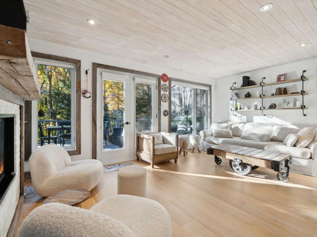 









151Z


Ch. Claude-Lefebvre

,
Mont-Tremblant,




QC
J8E1G3

