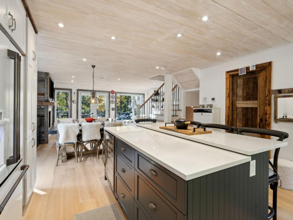 









151Z


Ch. Claude-Lefebvre

,
Mont-Tremblant,




QC
J8E1G3

