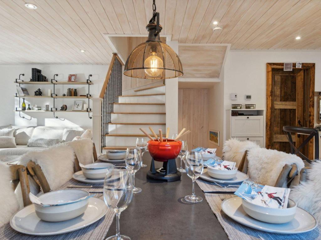 









151Z


Ch. Claude-Lefebvre

,
Mont-Tremblant,




QC
J8E1G3

