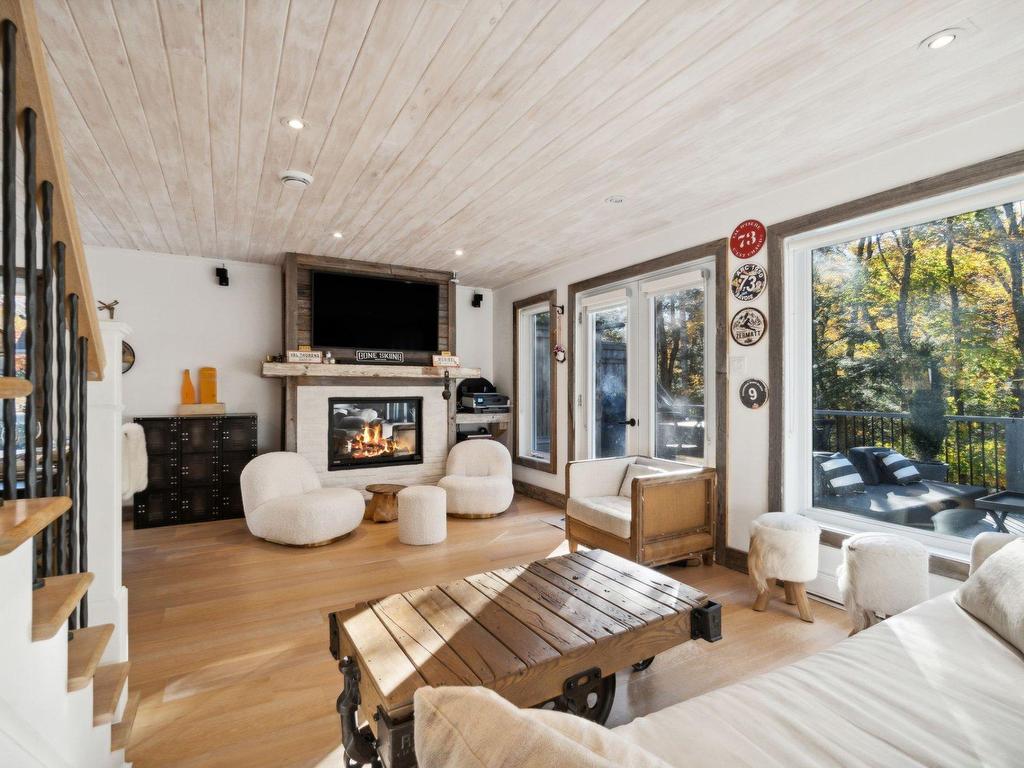 









151Z


Ch. Claude-Lefebvre

,
Mont-Tremblant,




QC
J8E1G3


