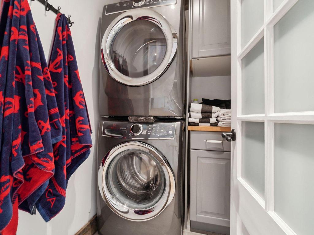 









151Z


Ch. Claude-Lefebvre

,
Mont-Tremblant,




QC
J8E1G3

