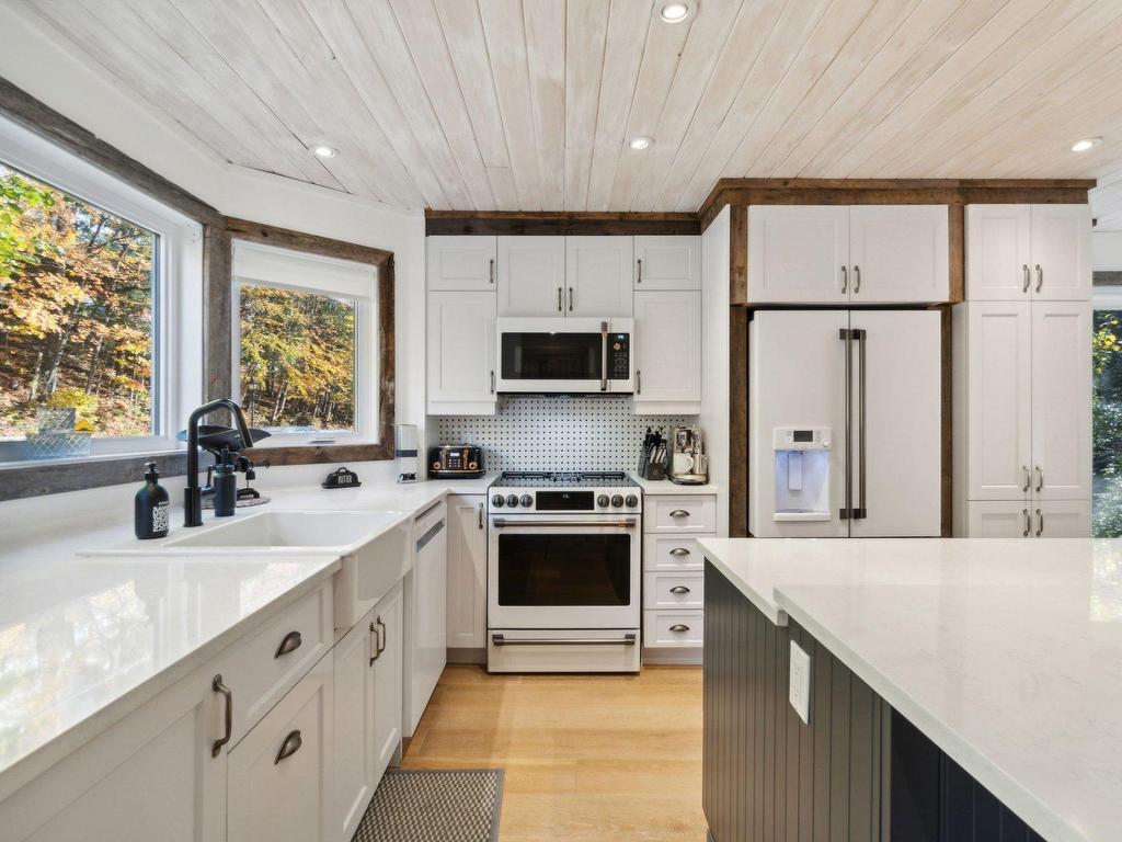 









151Z


Ch. Claude-Lefebvre

,
Mont-Tremblant,




QC
J8E1G3

