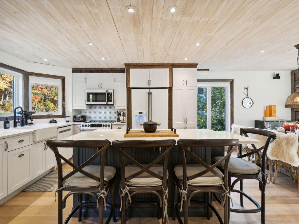 









151Z


Ch. Claude-Lefebvre

,
Mont-Tremblant,




QC
J8E1G3

